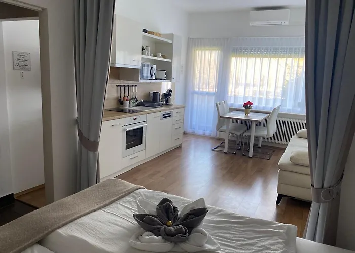 Rosebeach Am Ossiachersee Und Gerlitzen Skipiste Bodensdorf